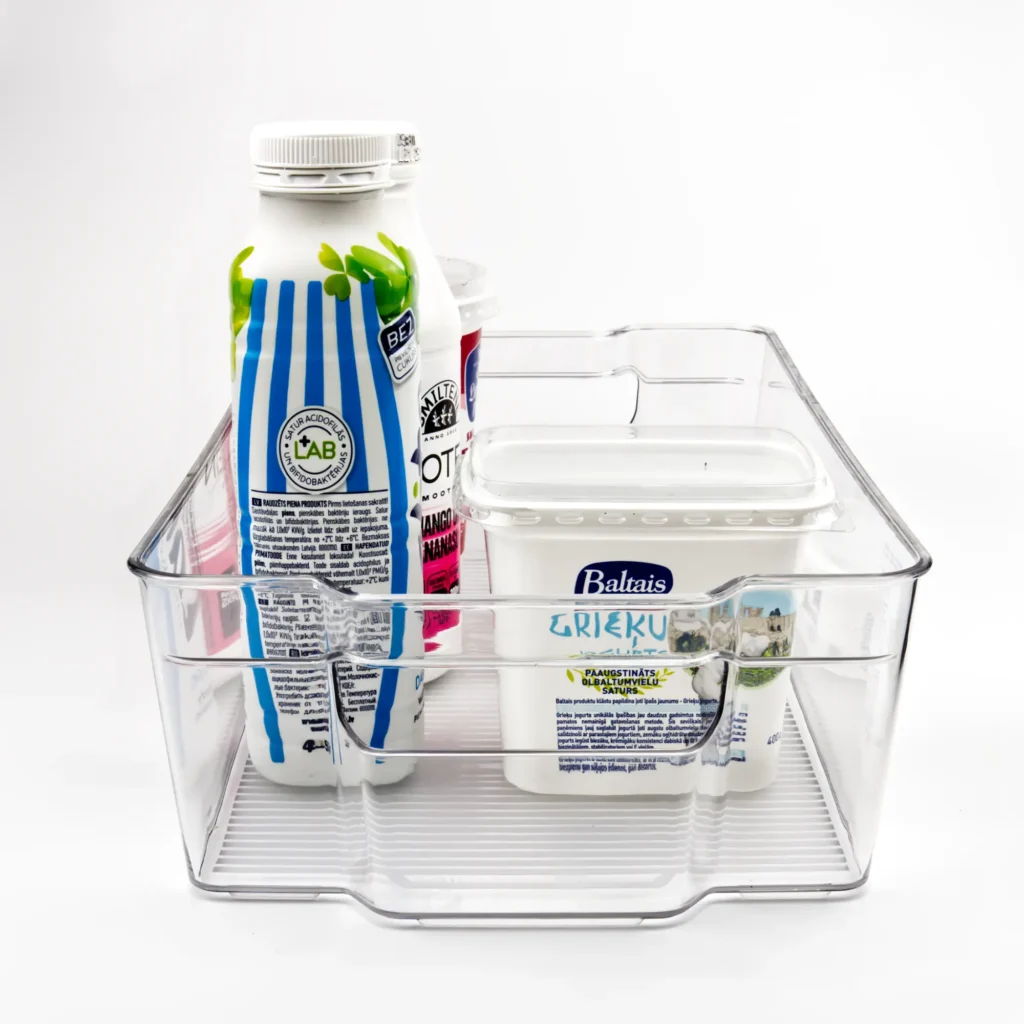 Caurspīdīga 8L ledusskapja kaste ar piena un piena produktu uzglabāšanu