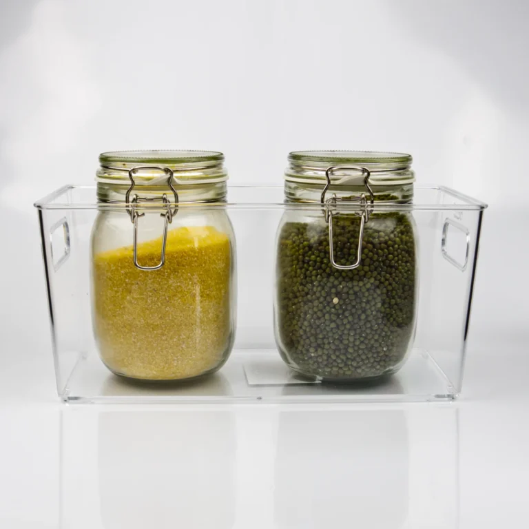 Caurspīdīga plastmasas uzglabāšanas kaste ar divām burkām pārtikas glabāšanai