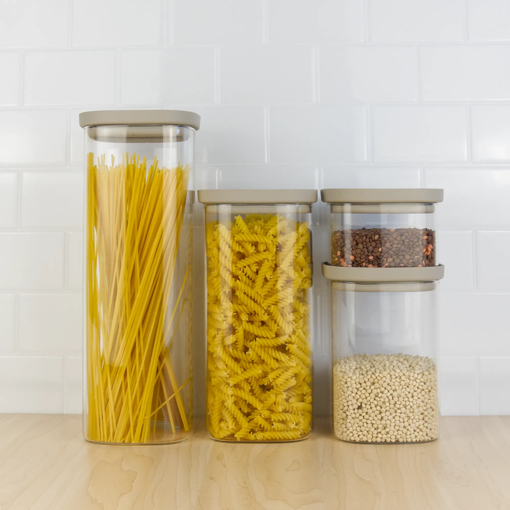 stikla pārtikas trauki ar silikona vākiem dažādos izmēros virtuvei